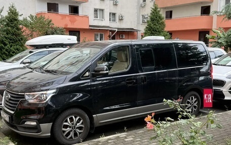 Hyundai H-1 II рестайлинг, 2021 год, 4 900 000 рублей, 3 фотография