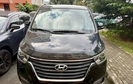 Hyundai H-1 II рестайлинг, 2021 год, 4 900 000 рублей, 2 фотография