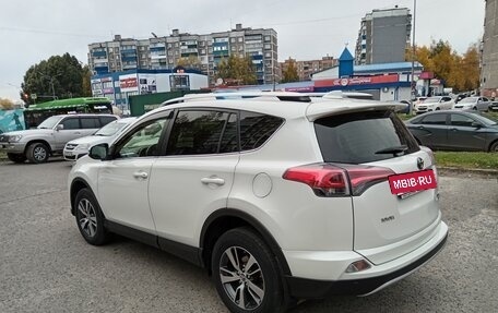 Toyota RAV4, 2015 год, 2 700 000 рублей, 6 фотография