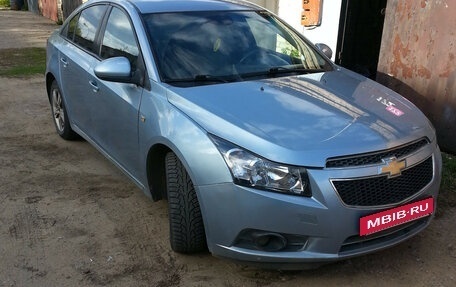 Chevrolet Cruze II, 2010 год, 350 000 рублей, 3 фотография