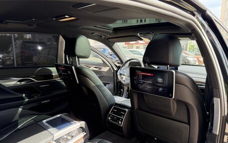 BMW 7 серия, 2017 год, 2 700 000 рублей, 17 фотография