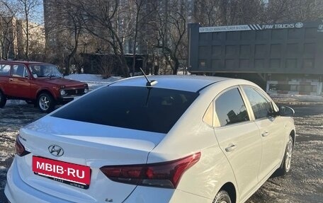 Hyundai Solaris II рестайлинг, 2017 год, 1 225 000 рублей, 5 фотография