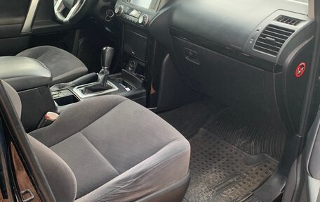 Toyota Land Cruiser Prado 150 рестайлинг, 2014 год, 3 700 000 рублей, 8 фотография