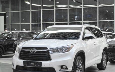 Toyota Highlander III, 2014 год, 2 499 000 рублей, 3 фотография