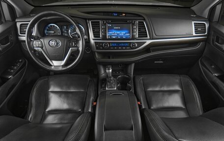 Toyota Highlander III, 2014 год, 2 499 000 рублей, 8 фотография