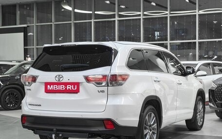 Toyota Highlander III, 2014 год, 2 499 000 рублей, 6 фотография