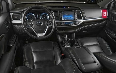 Toyota Highlander III, 2014 год, 2 499 000 рублей, 7 фотография