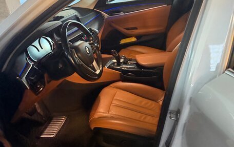 BMW 5 серия, 2019 год, 3 900 000 рублей, 15 фотография