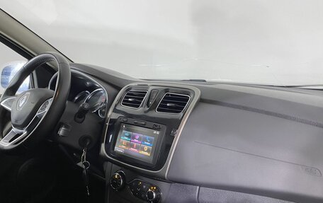 Renault Logan II, 2018 год, 950 000 рублей, 20 фотография