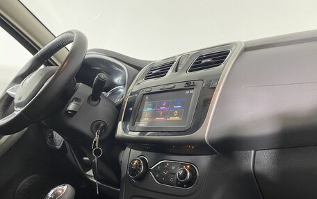 Renault Logan II, 2018 год, 950 000 рублей, 24 фотография