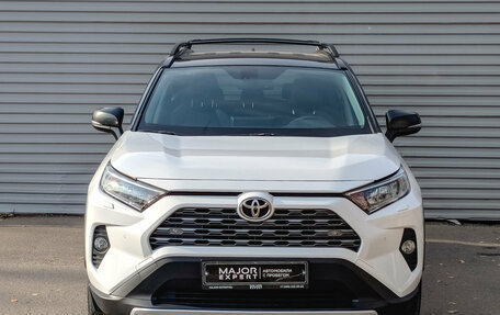 Toyota RAV4, 2019 год, 2 800 000 рублей, 2 фотография