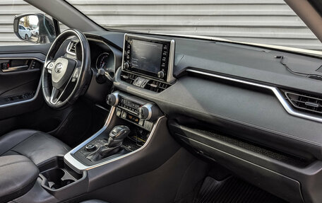 Toyota RAV4, 2019 год, 2 800 000 рублей, 13 фотография
