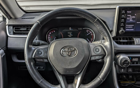 Toyota RAV4, 2019 год, 2 800 000 рублей, 21 фотография