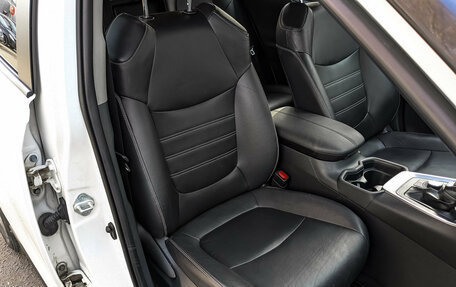 Toyota RAV4, 2019 год, 2 800 000 рублей, 23 фотография