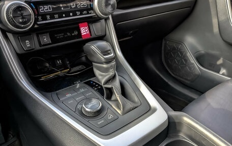 Toyota RAV4, 2019 год, 2 800 000 рублей, 28 фотография