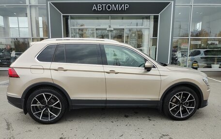 Volkswagen Tiguan II, 2017 год, 2 150 000 рублей, 3 фотография