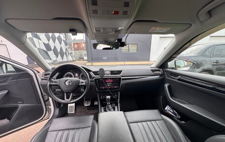 Skoda Superb III рестайлинг, 2018 год, 3 100 000 рублей, 18 фотография