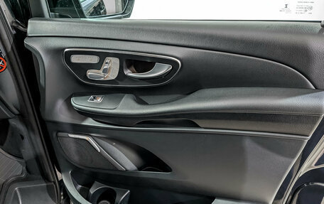 Mercedes-Benz V-Класс, 2021 год, 5 500 000 рублей, 25 фотография