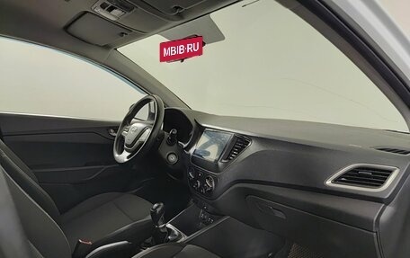 Hyundai Solaris II рестайлинг, 2017 год, 935 000 рублей, 13 фотография