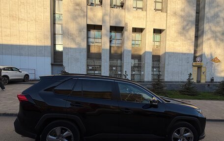 Toyota RAV4, 2019 год, 2 750 000 рублей, 2 фотография