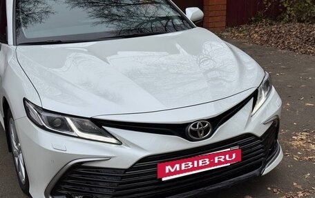Toyota Camry, 2021 год, 3 000 000 рублей, 4 фотография