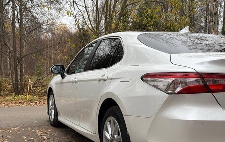 Toyota Camry, 2021 год, 3 000 000 рублей, 10 фотография