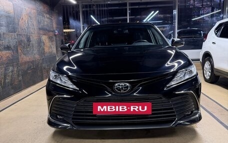Toyota Camry, 2021 год, 3 140 000 рублей, 2 фотография