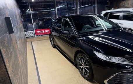 Toyota Camry, 2021 год, 3 140 000 рублей, 4 фотография