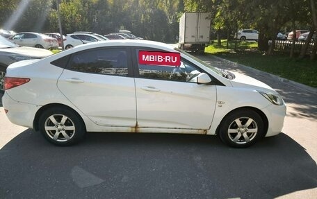 Hyundai Solaris II рестайлинг, 2011 год, 750 000 рублей, 3 фотография