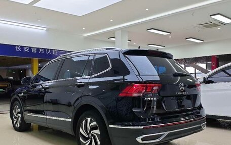 Volkswagen Tiguan II, 2023 год, 2 176 000 рублей, 4 фотография