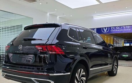 Volkswagen Tiguan II, 2023 год, 2 176 000 рублей, 5 фотография