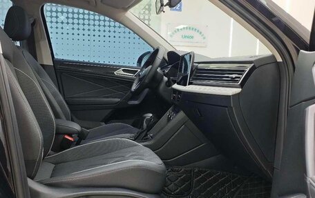 Volkswagen Tiguan II, 2023 год, 2 176 000 рублей, 7 фотография