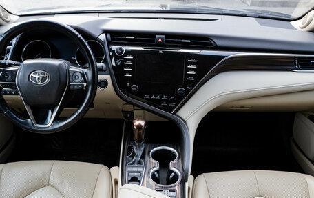 Toyota Camry, 2018 год, 2 288 000 рублей, 5 фотография