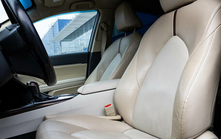 Toyota Camry, 2018 год, 2 288 000 рублей, 9 фотография