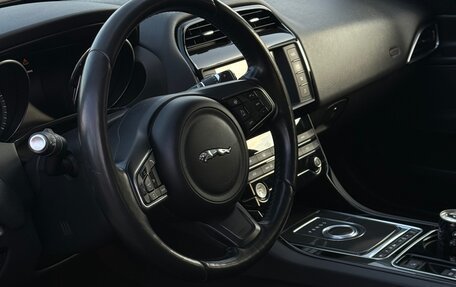 Jaguar XE I рестайлинг, 2015 год, 1 750 000 рублей, 7 фотография