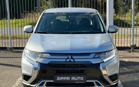 Mitsubishi Outlander III рестайлинг 3, 2018 год, 2 159 000 рублей, 2 фотография