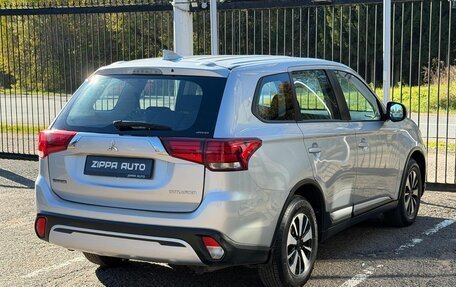 Mitsubishi Outlander III рестайлинг 3, 2018 год, 2 159 000 рублей, 4 фотография