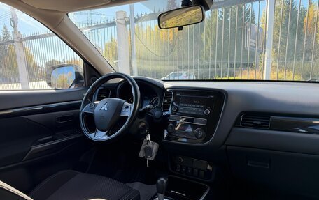 Mitsubishi Outlander III рестайлинг 3, 2018 год, 2 159 000 рублей, 9 фотография