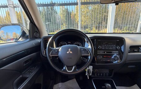 Mitsubishi Outlander III рестайлинг 3, 2018 год, 2 159 000 рублей, 11 фотография