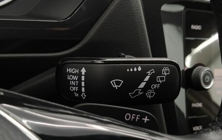 Volkswagen Tiguan II, 2020 год, 2 144 000 рублей, 11 фотография