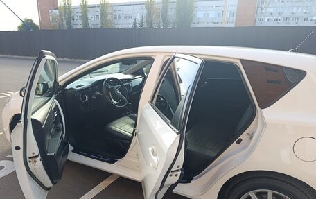 Toyota Auris II, 2013 год, 980 000 рублей, 3 фотография
