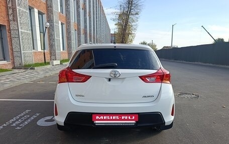 Toyota Auris II, 2013 год, 980 000 рублей, 2 фотография