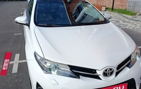 Toyota Auris II, 2013 год, 980 000 рублей, 5 фотография