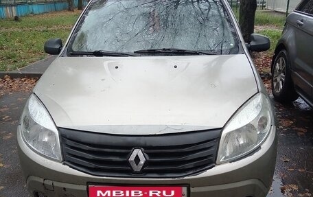 Renault Sandero I, 2013 год, 325 000 рублей, 2 фотография