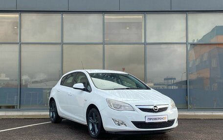 Opel Astra J, 2011 год, 600 000 рублей, 2 фотография