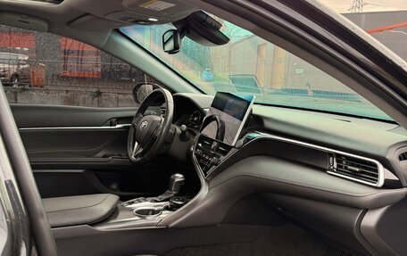 Toyota Camry, 2023 год, 3 550 000 рублей, 5 фотография