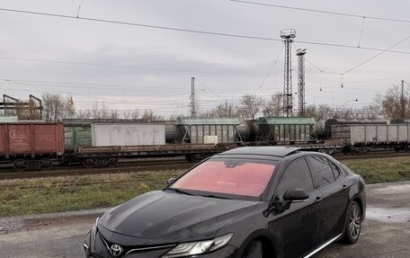 Toyota Camry, 2023 год, 3 550 000 рублей, 2 фотография