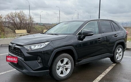 Toyota RAV4, 2025 год, 3 450 000 рублей, 8 фотография