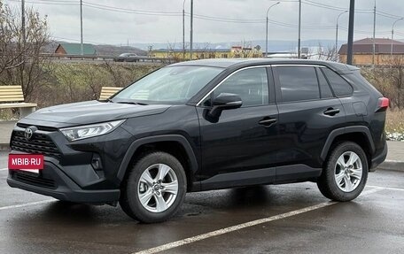 Toyota RAV4, 2025 год, 3 450 000 рублей, 6 фотография