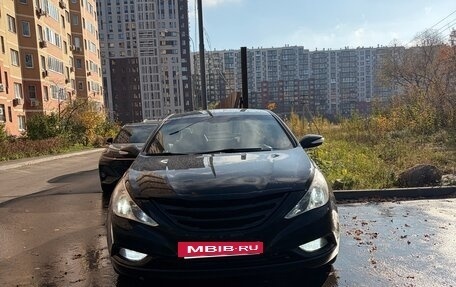 Hyundai Sonata VI, 2010 год, 1 000 000 рублей, 2 фотография